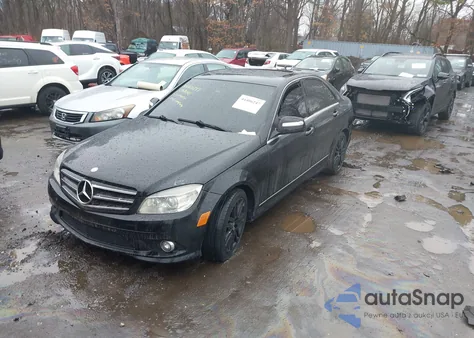 2009 Mercedes-Benz C 300 Luxury 4Matic/Sport 4Matic z USA, uszkodzony, nr VIN WDDGF81X79R080337